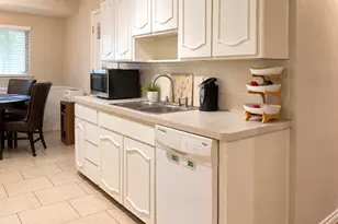 3122 Lark Ln, Irving, TX 75062 - Photo 4