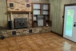 603 W 11th St, Clarksville, TX 75426 - Photo 2