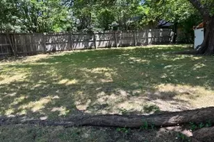1226 Crescent St, Denton, TX 76201 - Photo 2
