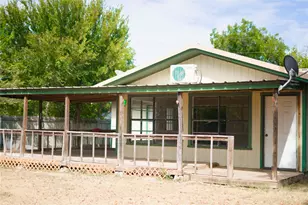 905 N 9th St, San Saba, TX 76877 - Photo 4