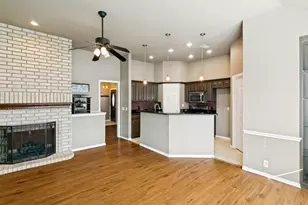 10228 Fieldcrest Dr, Benbrook, TX 76126 - Photo 10