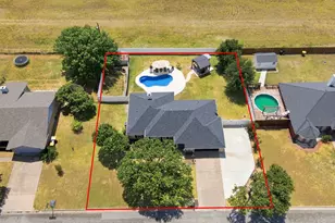 204 Cloverdale St, Hillsboro, TX 76645 - Photo 2