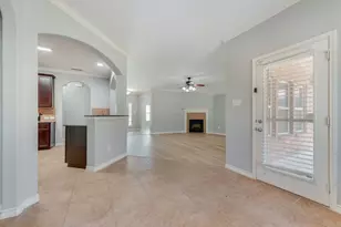 5836 Sunny Meadow Ln, Grand Prairie, TX 75052 - Photo 12