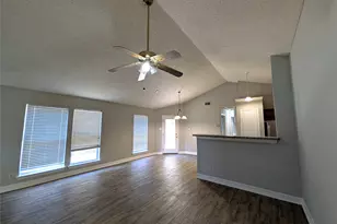 323 Teakwood Ln, Lewisville, TX 75067 - Photo 8