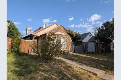 323 Teakwood Lane, Lewisville, TX 75067 - Photo 4