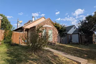 323 Teakwood Ln, Lewisville, TX 75067 - Photo 4