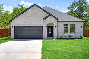 106 Bowers St, Seagoville, TX 75159 - Photo 2