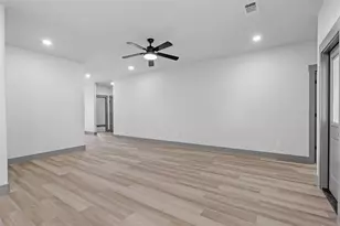 405 W Hull St, Denison, TX 75020 - Photo 6
