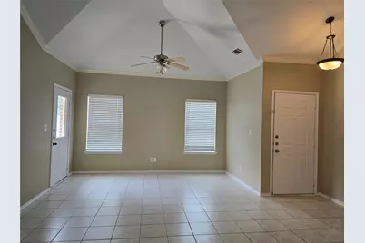 911 Lake Drive, Grand Prairie, TX 75051 - Photo 2