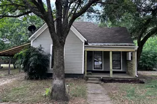 328 E High St, Wills Point, TX 75169 - Photo 1