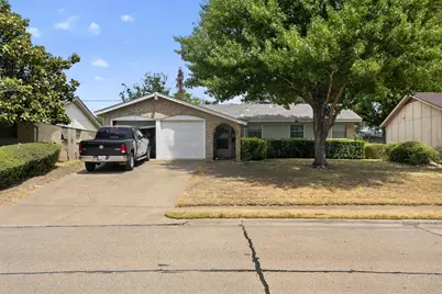 2125 Meadow Glen, Irving, TX 75060 - Photo 2