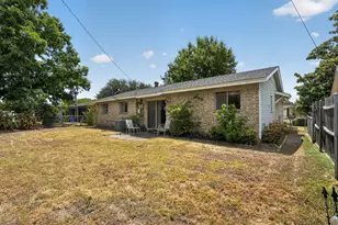 2125 Meadow Glen, Irving, TX 75060 - Photo 10