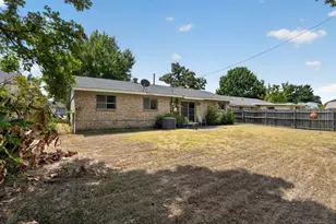 2125 Meadow Glen, Irving, TX 75060 - Photo 6