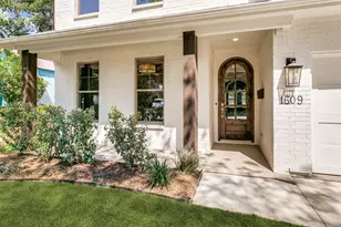 1609 Belle Pl, Fort Worth, TX 76107 - Photo 2
