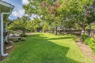 1500 Arrowhead Dr, Pantego, TX 76013 - Photo 2