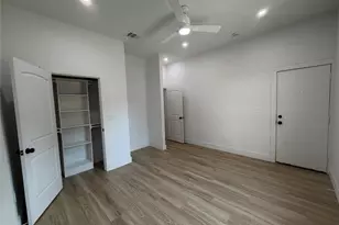 808 W 10th St, Dallas, TX 75208 - Photo 10