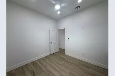 808 W 10th Street, Dallas, TX 75208 - Photo 8