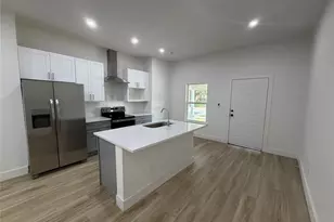 808 W 10th St, Dallas, TX 75208 - Photo 2