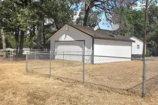 100 Crow St, Mabank, TX 75156 - Photo 4