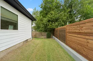 407 W Light St, Waxahachie, TX 75165 - Photo 38