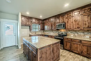 2016 Langston St, Fort Worth, TX 76105 - Photo 6