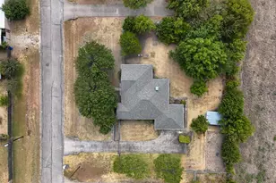 611 Dancer Ln, Lancaster, TX 75146 - Photo 6