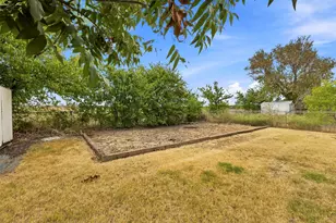 611 Dancer Ln, Lancaster, TX 75146 - Photo 32