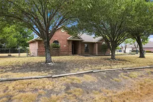 611 Dancer Ln, Lancaster, TX 75146 - Photo 36