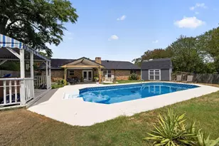 1002 Forest Hills St, Gladewater, TX 75647 - Photo 8