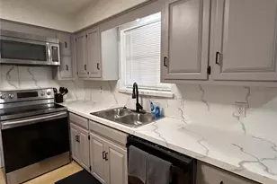 202 N Graves St, McKinney, TX 75069 - Photo 4