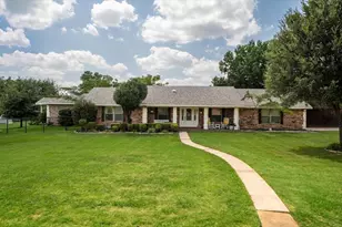 301 Meadow Knoll Drive, Double Oak, TX 75077 - Photo 2