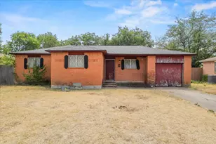 820 Colgate Dr, Lancaster, TX 75134 - Photo 2