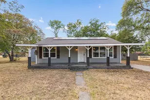 416 S Harrison St, Pilot Point, TX 76258 - Photo 1