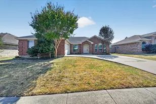 352 Mesquite Hill Dr, Arlington, TX 76002 - Photo 2