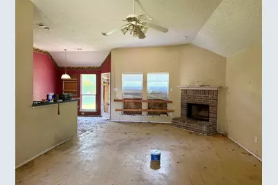 111 Craddock, Glenn Heights, TX 75154 - Photo 2