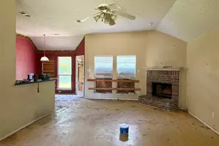 111 Craddock, Glenn Heights, TX 75154 - Photo 2