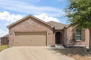 10236 Fox Springs Dr, Fort Worth, TX 76131 - Photo 2