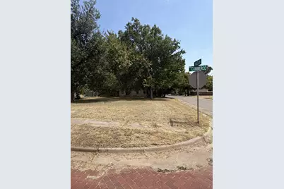 802 N Commerce Street N, Gainesville, TX 76240 - Photo 2