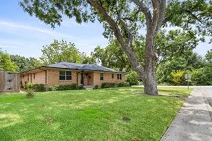 600 N Young Blvd, DeSoto, TX 75115 - Photo 2