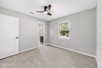 600 N Young Boulevard, DeSoto, TX 75115 - Photo 18