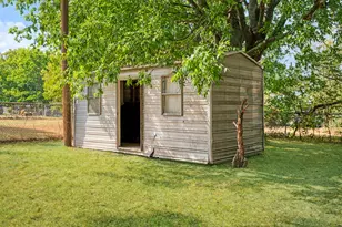 2820 W Kaufman St, Paris, TX 75460 - Photo 18