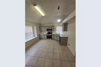 1105 Rosewood Lane, Lancaster, TX 75146 - Photo 10