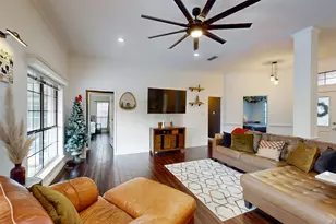 432 Shelby Dr, Burleson, TX 76028 - Photo 16