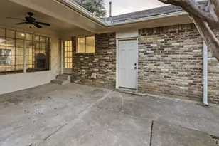 2409 Castle St, Irving, TX 75038 - Photo 2