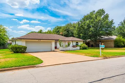 4633 Saldana Drive, Fort Worth, TX 76133 - Photo 4