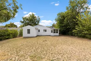 3835 Lovingood Dr, Dallas, TX 75241 - Photo 32