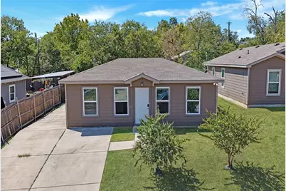 1216 E Powell Avenue, Fort Worth, TX 76104 - Photo 1