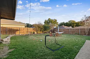 1922 Camden Way, Carrollton, TX 75007 - Photo 32