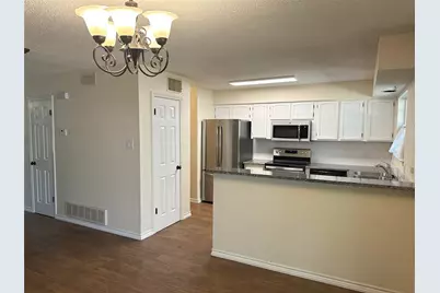 204 E Rucker Street, Granbury, TX 76048 - Photo 10