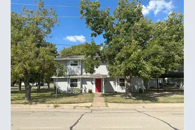 204 E Rucker Street, Granbury, TX 76048 - Photo 1